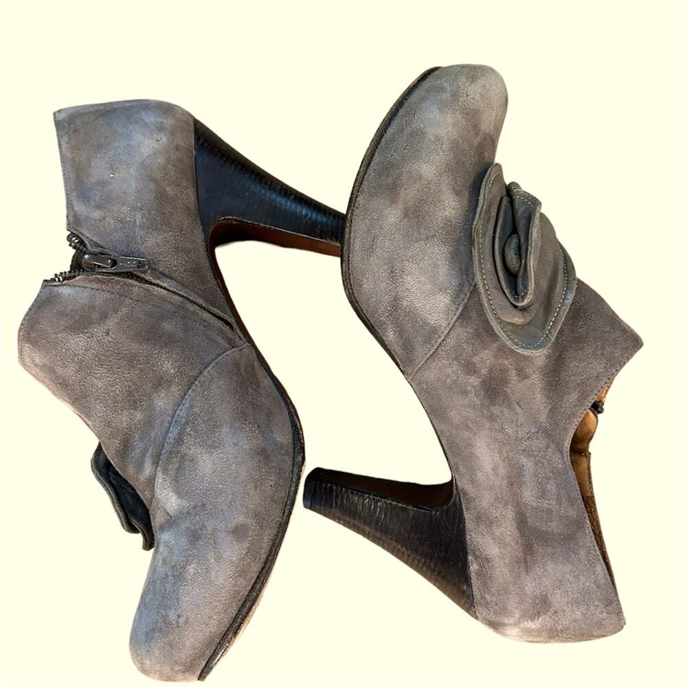 Chie Mihara taupe suede rosette pump ankle booties. Size 9